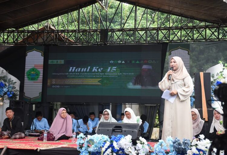 Haul Akbar Pontren Darul Muta’alimin Diwarnai Santunan Yatim, Dhuafa dan Lansia