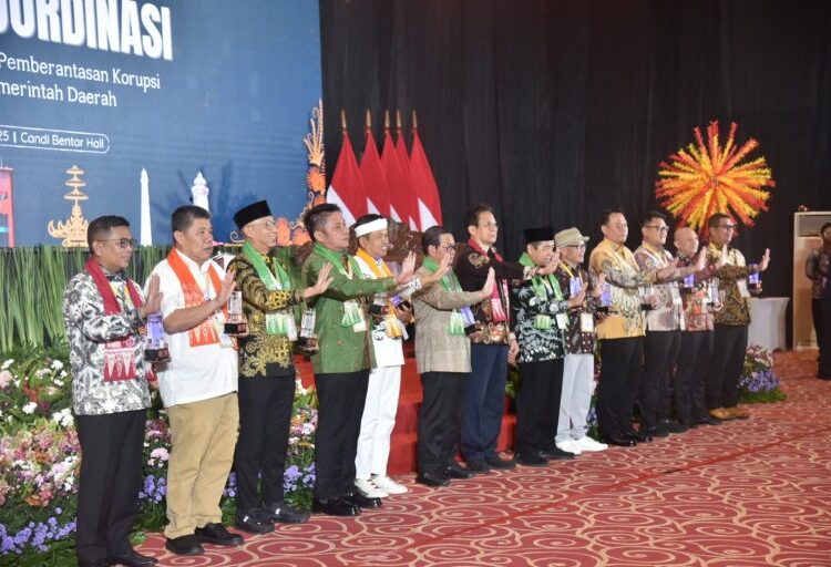 KPK Gelar Rakor: Para Kepala Daerah Tandatangani Komitmen Antikorupsi