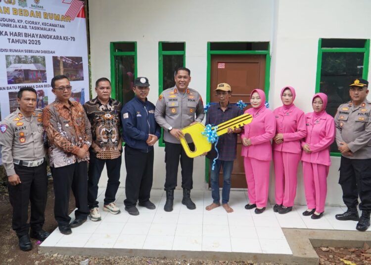 Alhamdulillah, Dudung Dapat Kunci Rumah Baru Dari Kapolres Tasikmalaya