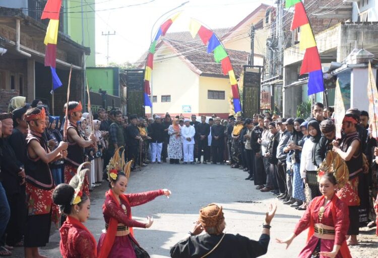 Tradisi Babarit dan Ziarah Ke Makam Leluhur Mewarnai Hari Jadi Winduherang ke 544