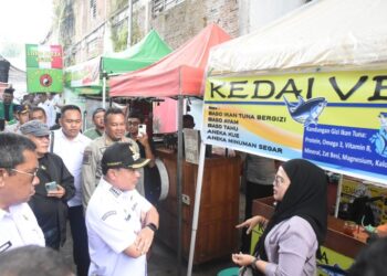 Pemkab Kuningan Salurkan Bantuan Stimulan Bagi 367 PKL Terdampak Relokasi