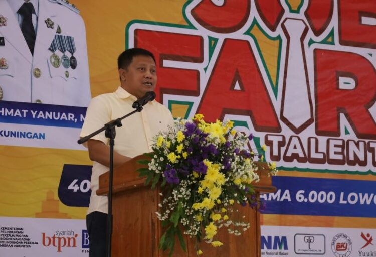 Ribuan Pencari Kerja se-Ciayumajakuning Serbu GOR Ewangga Kuningan
