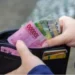 Viral Video Anak Kecil Masuk Mobil dan Ketahuan Ambil Uang di Dashboard, Disebut Pernah Mencuri Rp 7 Juta dan Maling Uang di Laci Warung