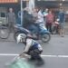 TRAGIS! Nenek Penuntun Sepeda Tewas Tertabrak Motor di Mojokerto, Ini Kronologi yang Terekam CCTV