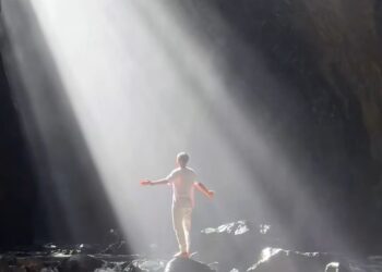 Curug Ibun Pelangi Majalengka, Ada Efek Cahaya Surga yang Memanjakan Mata