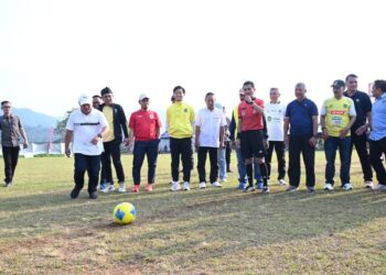 Kick Off Bupati Cup di Lapangan Sepak Bola Putra Mayana Kadugede