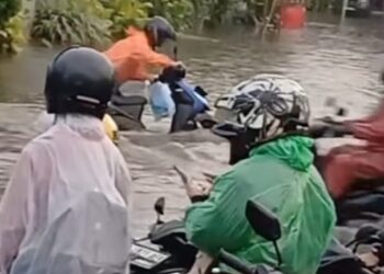 Viral! Banjir dan Pohon Tumbang di Sejumlah Wilayah Kota Bandung