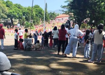 Semarak Lomba Kaulinan Barudak Lembur di Linggarjati Kuningan