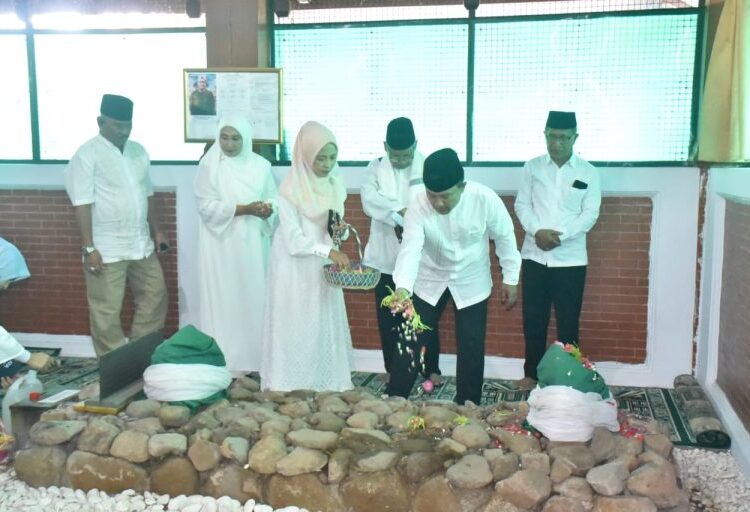 Petinggi Kuningan Ziarah ke Makam Leluhur dan Makam Sunan Gunung Jati Cirebon