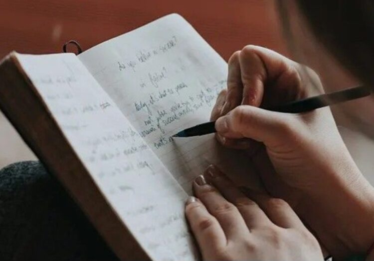 Tips Kurangi Stress dengan Rutin Menulis Jurnal Harian, Penasaran? Yuk Kita Coba