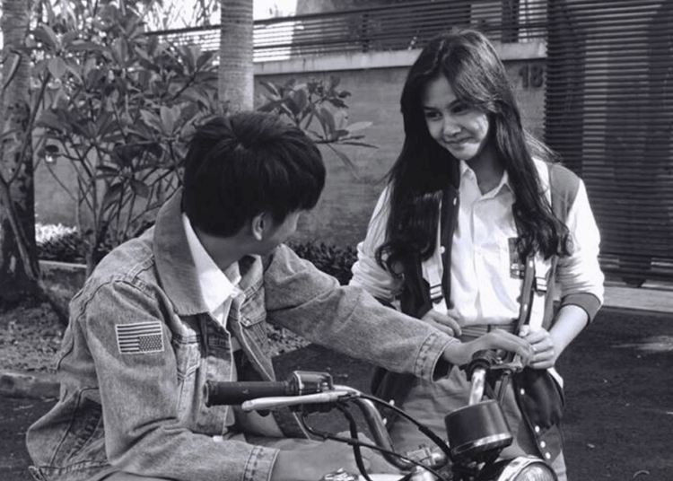 Lebih Horor dari Film Horor: Dilan & Milea, Cinta yang Tumbuh Tapi Tidak Berlabuh