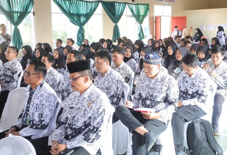 PGRI Gelar Workshop: Literasi, Numerasi dan Karakter