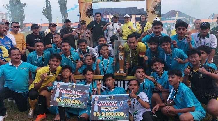 Ribuan Suporter Sambut Tim Luragung Juara Bupati Cup 2025