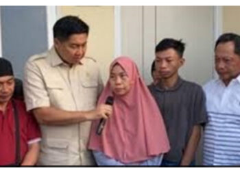 Tetes Air Mata Bahagia, Orangtua Affan Kurniawan Terima Kunci Rumah Baru
