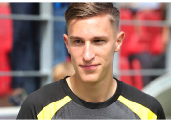 Enam Bulan Absen, Nico Schlotterbeck Langsung Jadi Pembeda di Lini Belakang Dortmund
