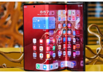Huawei dan Samsung Adu Cepat Rilis Ponsel Lipat Tiga