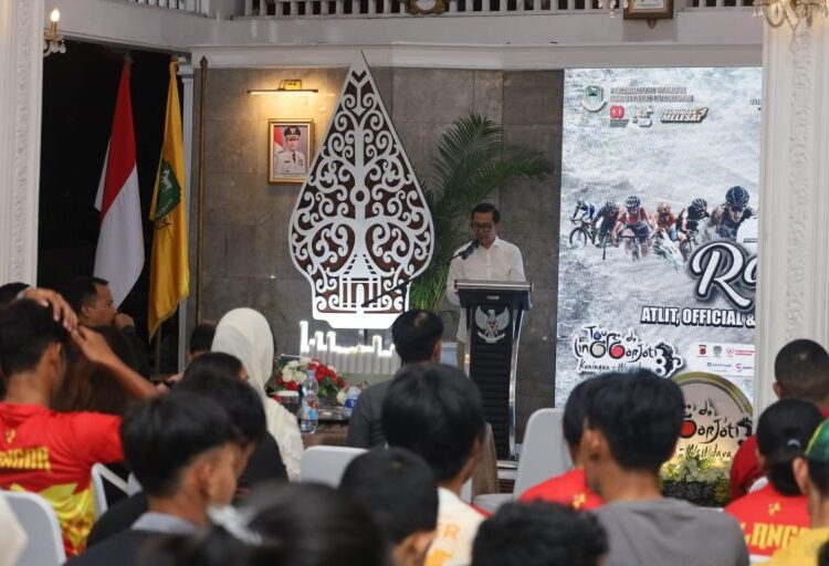 Bupati Kuningan Sambut Para Peserta Tour de Linggarjati 8 di Teras Pendopo