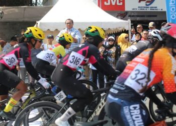 Tour de Linggarjati: Farel Jawara Kelas Men Elite, 12 Pebalap Kecelakaan di Jalur Ekstrem