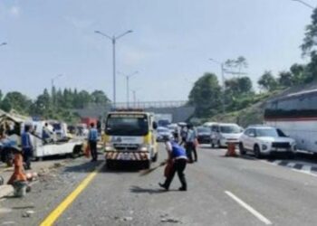 Tabrakan Beruntun di Tol Cipularang, Libatkan 3 Kendaraan, 5 Luka, Ini Kronologinya