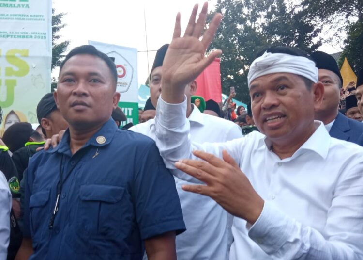 Ribuan Warga Tasikmalaya Sambut Kedatangan Gubernur Jabar ke Pondok Pesantren Suryalaya