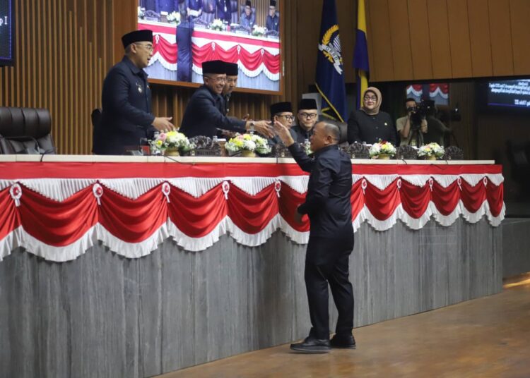 Fraksi PDI Perjuangan Kritisi Kesiapan Pemkot Bandung Jalankan 4 Raperda Strategis