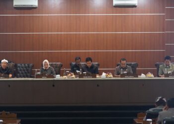 Seluruh Fraksi DPRD Purwakarta Terima Nota Keuangan RAPBD 2026 yang Disampaikan Bupati