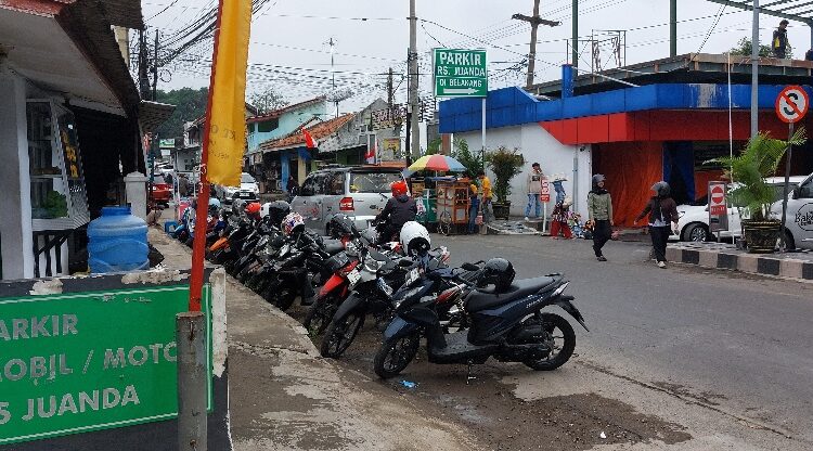 Petugas Tertibkan Parkir Liar, Ini Penjelasan Kadishub Kuningan