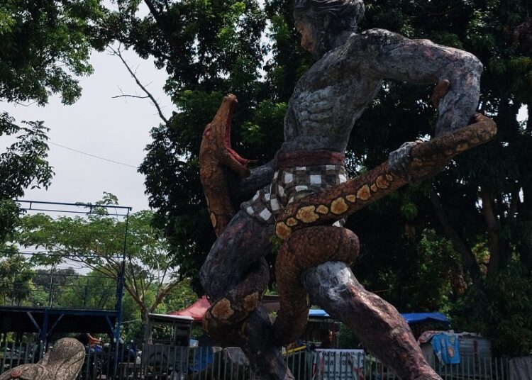 Taman Patung Bima Cirebon Tidak Terawat, Warga Minta Wali Kota Segera Benahi