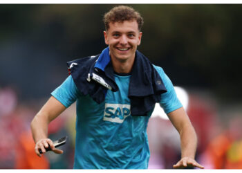 Barcelona Pantau Fisnik Asllani sebagai Calon Pengganti Lewandowski