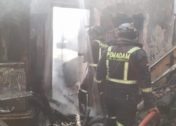 Rumah Nenek Sari Ludes Terbakar di Desa Kalimanggis Wetan Kuningan
