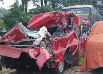 Laka Lantas di Tol Cipularang, Mobil Travel Tabrak Truk, 1 Tewas 9 Luka