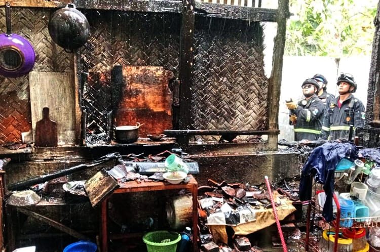 Rumah Nenek Eroh di Kadugede Kuningan Ludes Terbakar