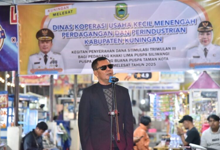 Ratusan PKL Menerima Stimulan Dari Pemkab Kuningan, Masing-masing Rp 300 Ribu