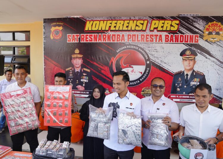 Polresta Bandung Ungkap 26 Kasus Narkotika, Termasuk ‘Pabrik’ Tembakau Sintetis di Cileunyi