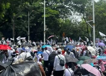 Guru Madrasah se Indonesia Turun ke Jalan Tuntut Kesejahteraan dan Diangkat Jadi PPPK