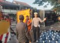 Mobil Box Angkut Air Galon di Rancaekek Loncat ke Pembatas Jalan, Tabrak Pohon, Timpa Bus dan Terguling, 2 Luka, Ini Kronologinya