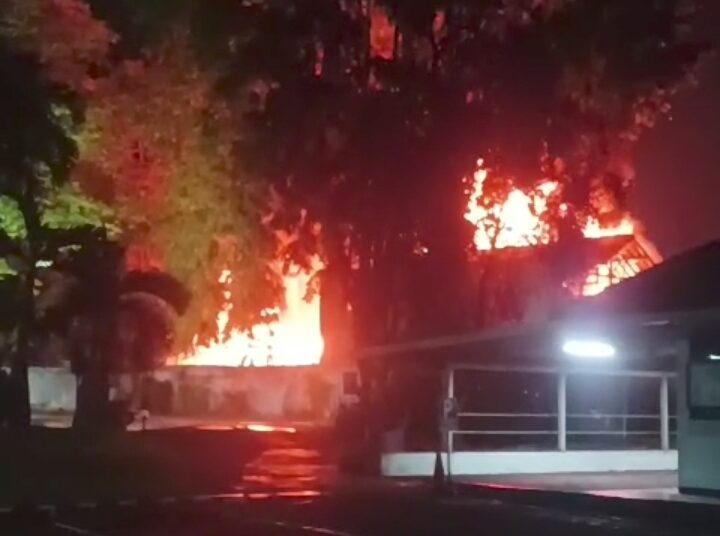 Meubel Arpus di Cipacing Jatinangor Terbakar