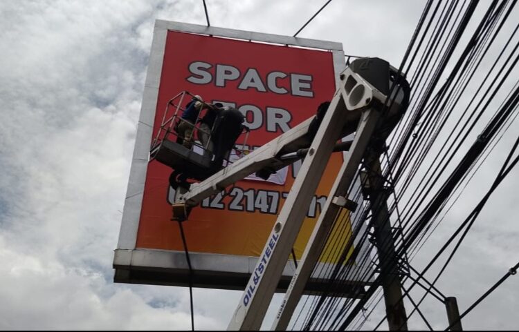 Rugikan Kas Daerah, Pemkab Bandung Sikat Habis Reklame Ilegal