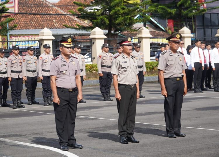 Jelang Purna Tugas, 3 Personel Polres Tasikmalaya Naik Pangkat Pengabdian