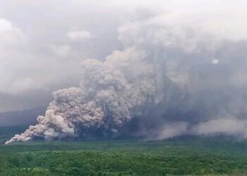 Gunung Semeru Erupsi, Awan Panas Meluncur Sejauh 7 Kilometer