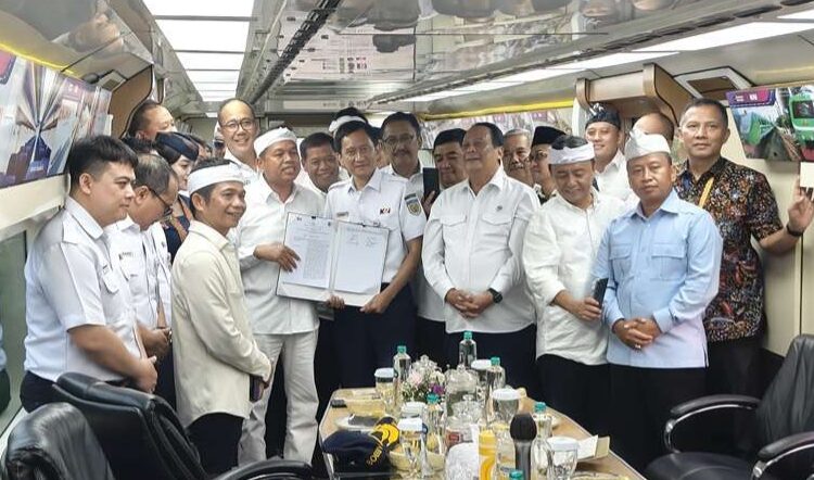 Pemprov Jabar dan KAI Sepakat Perkuat Transportasi Rel untuk Percepatan Mobilitas Warga