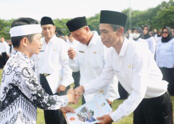 Bupati Purwakarta Lantik 4.408 Pegawai Pemerintah dengan Perjanjian Kerja (PPPK) Paruh Waktu