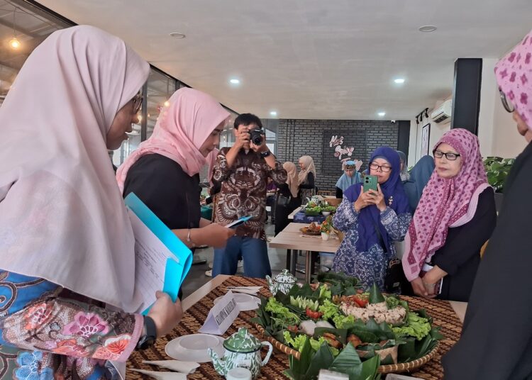 Festival Kuliner Sunda Meriah di Bandung: Ngamumule Rasa, Ngajaga Warisan Bersama Komisi X DPR RI