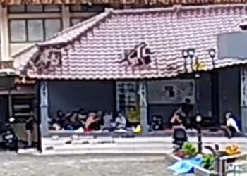 Kayu Gazebo Diduga Sudah Lapuk Dimakan Rayap, Satu Mahasiswa Masih dirawat di RSUD dr Soekarjo