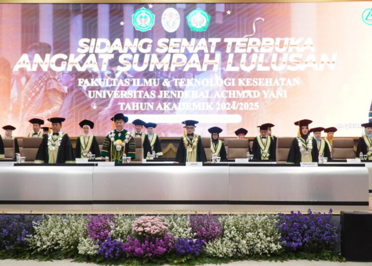 Pengambilan Sumpah Profesi dari Lulusan Tenaga Kesehatan FITKes UNJANI