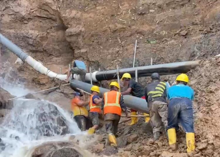 Perbaikan Pipa PDAM Sempat Terkendala Cuaca Ekstrem