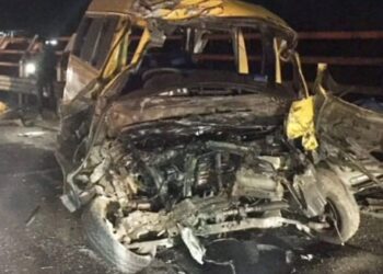 Truk Tronton VS Angkot “Adu Banteng” di Jembatan Rajamandala, 3 Tewas dan 3 Terluka