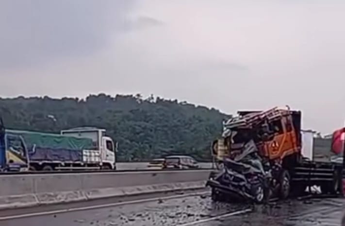 Viral, 9 Kendaraan Tabrakan Beruntun di KM 112 Tol Purbaleunyi, 1 Tewas 5 Luka