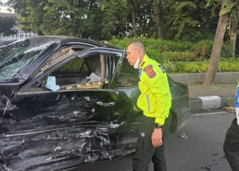 Supir Diduga Mabuk Miras, Camry Tabrak Civic Hingga Sembilan Orang Terluka