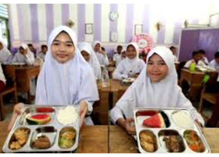 Ambisi Memberi Makan Negeri, Catatan Kelam Program MBG 2025